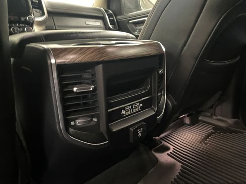 Used 2019 RAM 1500 Laramie AWD/4WD image 28