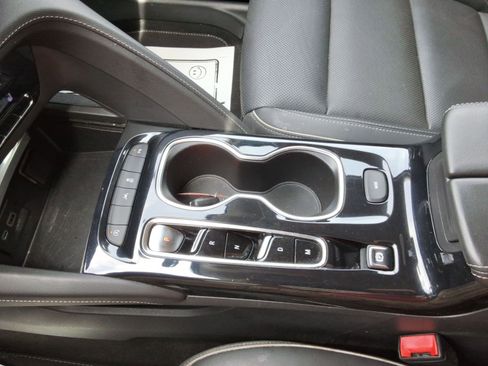 Used 2023 Buick Envision Essence FWD image 18