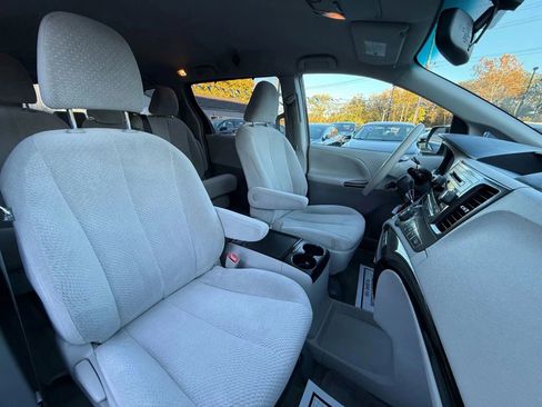 Used 2013 Toyota Sienna LE FWD image 54