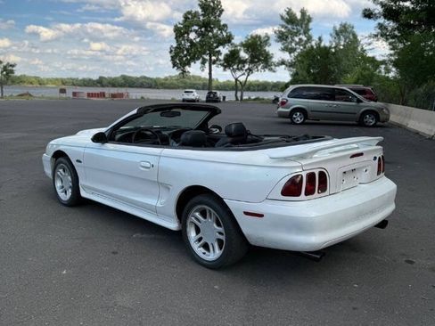 Used 1996 Ford Mustang GT RWD image 4