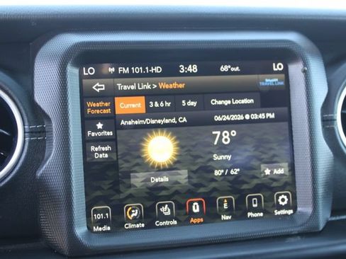 Used 2021 Jeep Wrangler Unlimited Sahara w/ Cold Weather Group AWD/4WD image 27