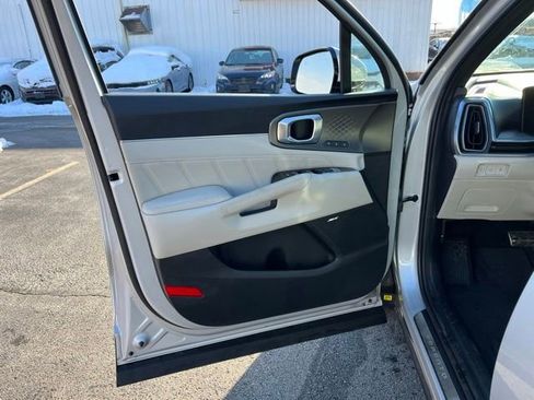 Certified 2025 Kia Sorento SX Prestige image 19