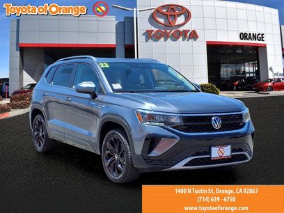 Used 2023 Volkswagen Taos SE w/ Panoramic Sunroof Package