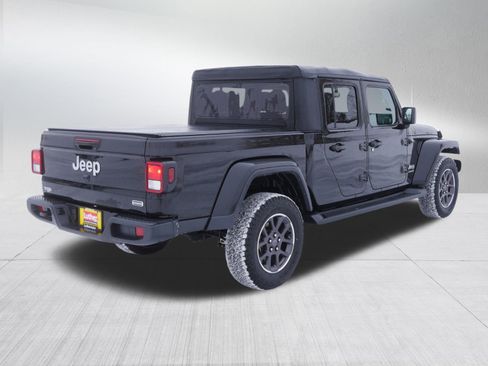 Used 2022 Jeep Gladiator Overland w/ Cold Weather Group image 7