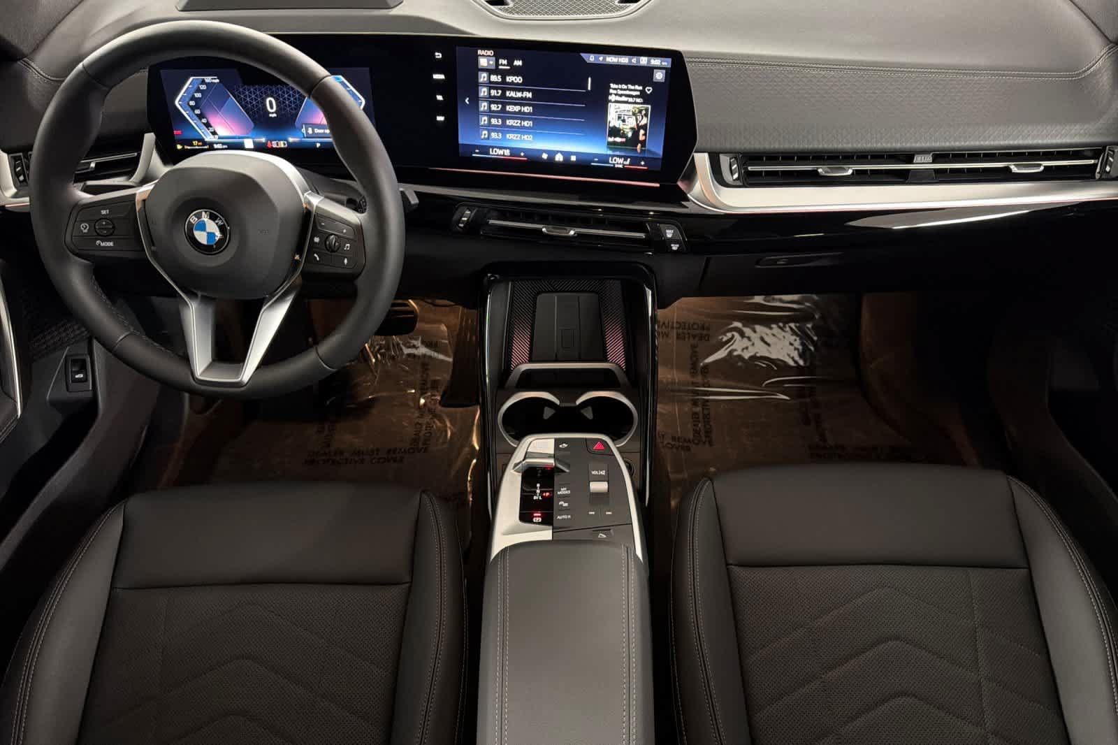 Used 2026 BMW X2 xDrive28i AWD/4WD image 3