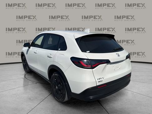 Used 2023 Honda HR-V LX image 3