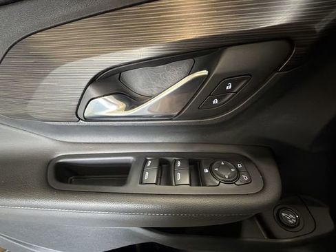 Certified 2023 GMC Terrain SLE w/ Driver Convenience Package AWD/4WD image 13