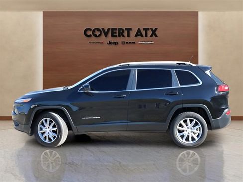 Used 2018 Jeep Cherokee Limited image 2