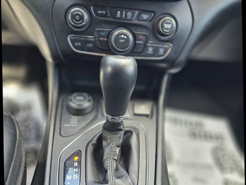 Used 2020 Jeep Cherokee Latitude Plus w/ Cold Weather Group image 25