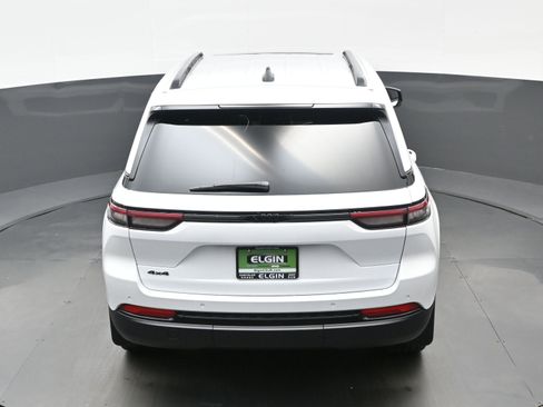 New 2025 Jeep Grand Cherokee Altitude AWD/4WD image 21