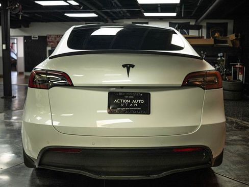 Used 2022 Tesla Model Y Long Range AWD/4WD image 6