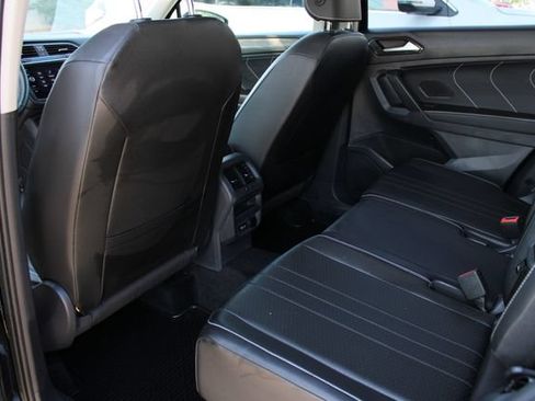 Used 2024 Volkswagen Tiguan SE AWD/4WD image 23