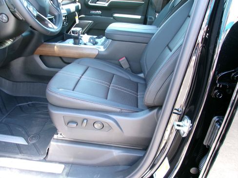 New 2026 Chevrolet Silverado 1500 High Country w/ High Country Premium Package AWD/4WD image 12