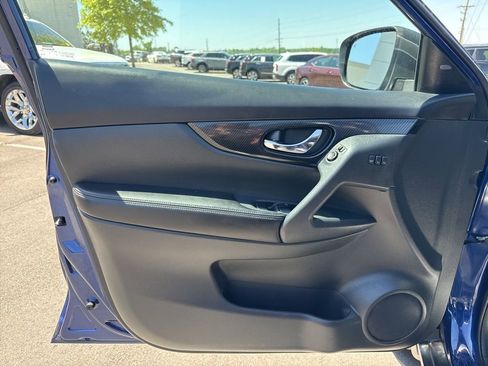 Used 2017 Nissan Rogue SL w/ SL Premium Package AWD/4WD image 10