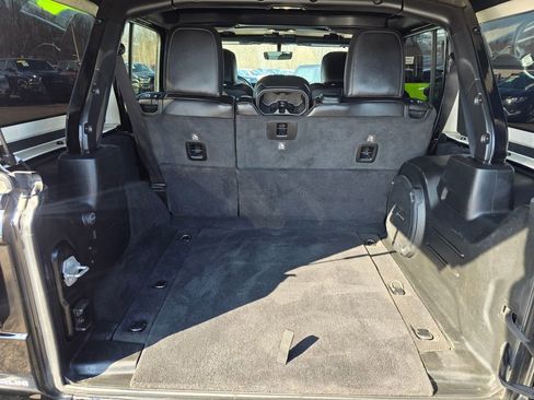 Used 2021 Jeep Wrangler Unlimited Sahara AWD/4WD image 9
