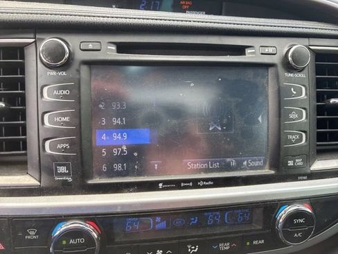 Used 2016 Toyota Highlander Limited FWD image 13