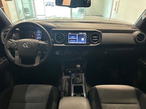 Certified 2020 Toyota Tacoma TRD Off-Road image 10