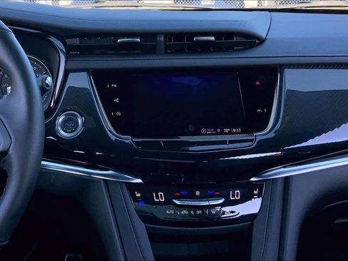 Used 2025 Cadillac XT6 Sport w/ Technology Package AWD/4WD image 7