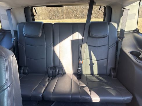 Used 2018 Cadillac Escalade Luxury image 44