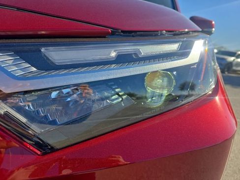 Used 2025 Toyota RAV4 XLE Premium image 32