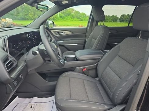 Used 2026 Chevrolet Traverse LT w/ Sun and Wheel Package FWD image 18