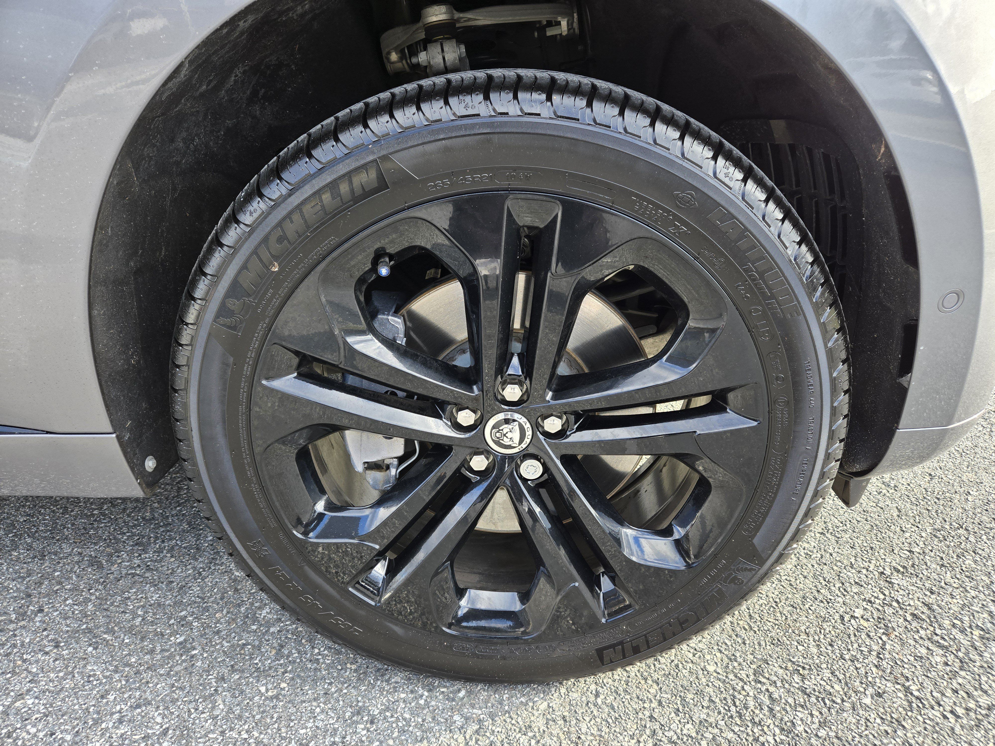 Certified 2026 Jaguar F-PACE R-Dynamic S AWD/4WD image 7