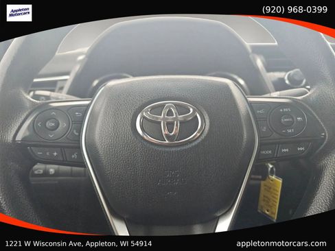 Used 2018 Toyota Camry LE image 14