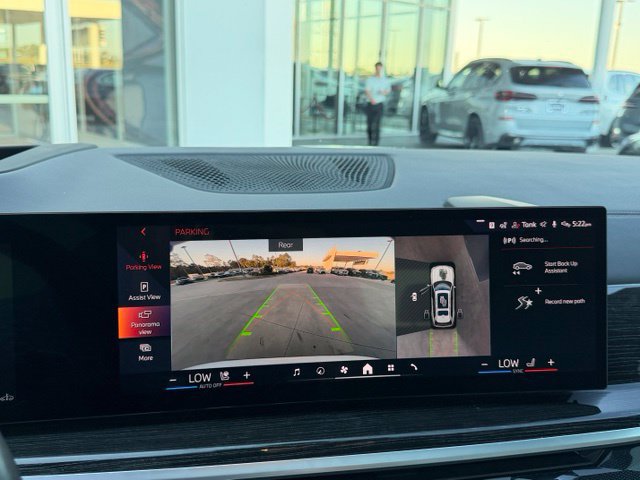 Used 2025 BMW X7 xDrive40i w/ M Sport Package AWD/4WD image 25
