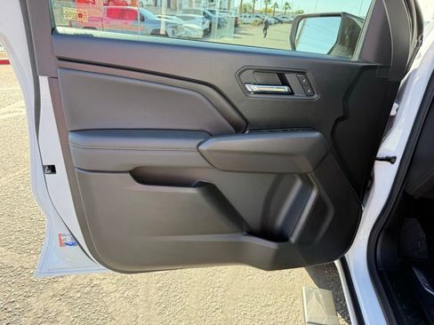 New 2026 Chevrolet Colorado LT image 18