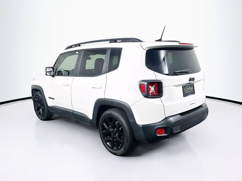 Used 2018 Jeep Renegade Altitude FWD image 5