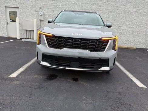 Certified 2024 Kia Sorento S w/ Panoramic Sunroof Package FWD image 5