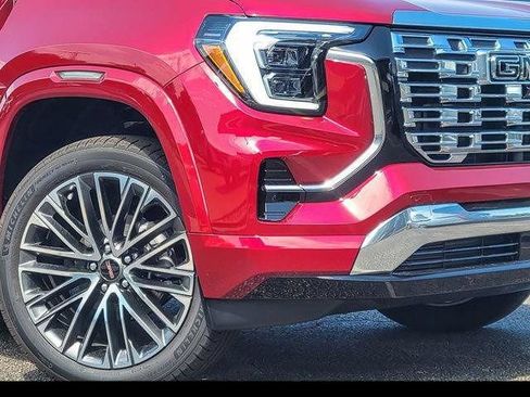 New 2027 GMC Terrain Denali w/ LPO, Black Badging Package AWD/4WD image 4