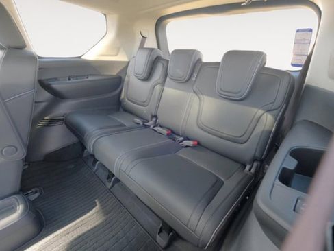 New 2025 INFINITI QX80 Luxe image 13