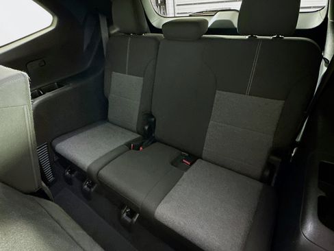 Used 2025 GMC Acadia Elevation image 29