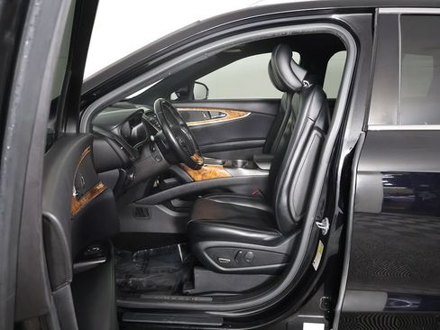 Used 2017 Lincoln MKX Select w/ Select Plus Package FWD image 31
