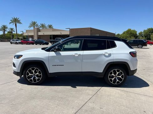 Used 2025 Jeep Compass Limited AWD/4WD image 11