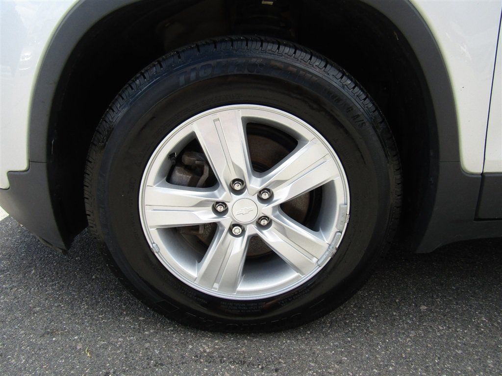 Used 2020 Chevrolet Trax LS w/ Tint and Cruise Package FWD image 12