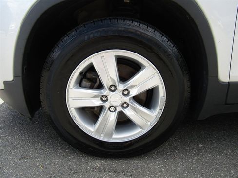 Used 2020 Chevrolet Trax LS w/ Tint and Cruise Package FWD image 12