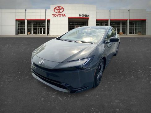 Used 2025 Toyota Prius XLE FWD image 1