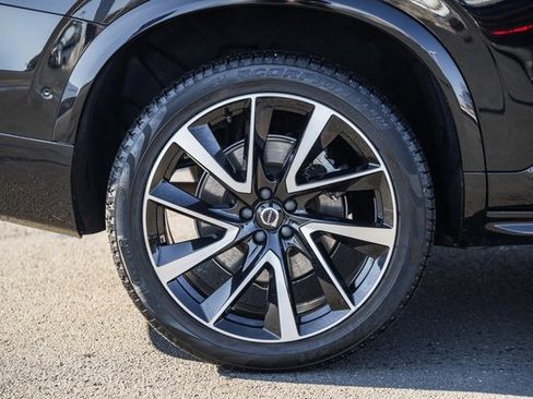 Used 2023 Volvo XC90 B6 Plus image 19