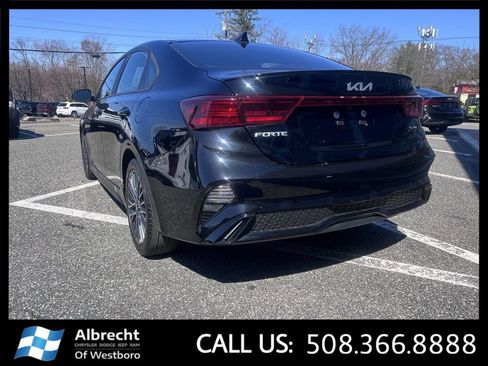 Used 2023 Kia Forte GT-Line w/ GT-Line Premium Package FWD image 3