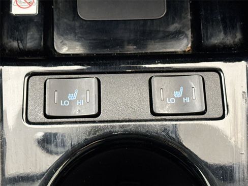 Certified 2022 Toyota Prius image 29