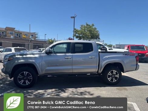 Used 2018 Toyota Tacoma TRD Sport w/ Exterior Package AWD/4WD image 3