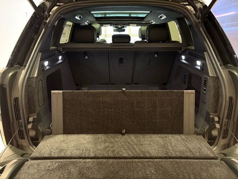 New 2026 Land Rover Range Rover SE image 14