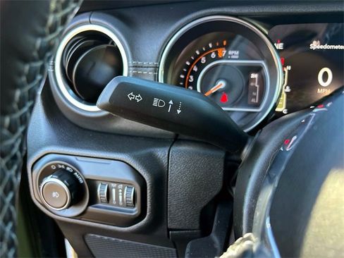 Used 2021 Jeep Wrangler Unlimited Sahara image 32