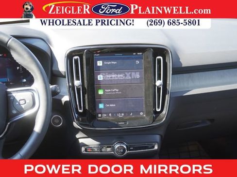 Used 2023 Volvo XC40 B5 Plus w/ Protection Package Premier image 15