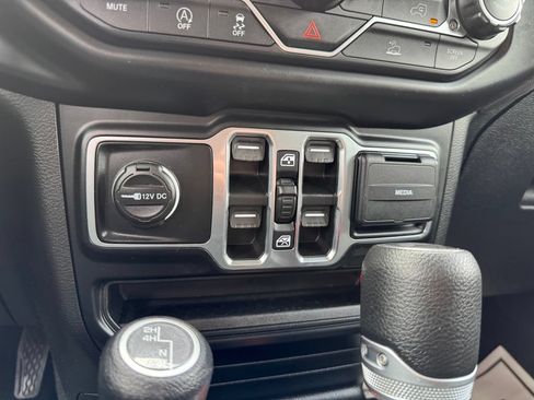 Used 2021 Jeep Wrangler Unlimited Sport AWD/4WD image 24