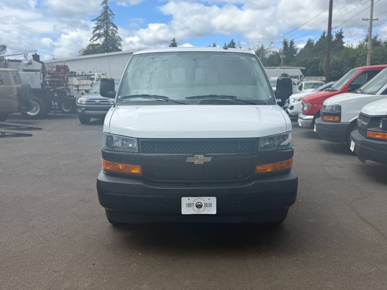 Used 2023 Chevrolet Express 3500 LS RWD image 2