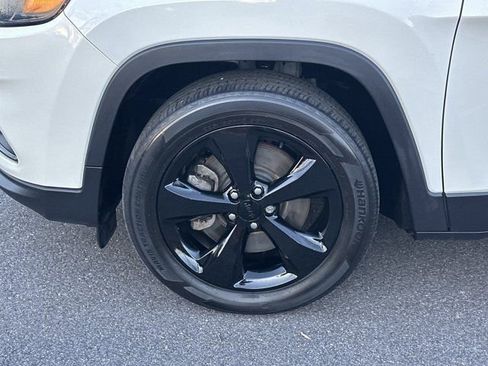 Used 2019 Jeep Cherokee Latitude Plus image 15