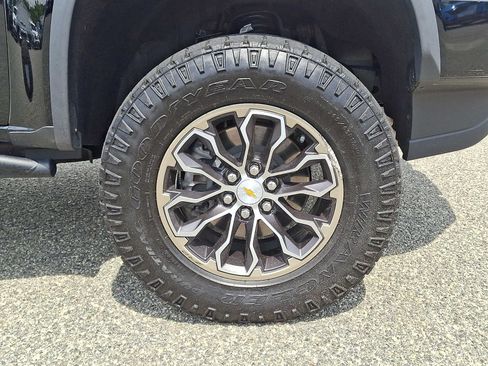 Used 2022 Chevrolet Colorado ZR2 AWD/4WD image 8